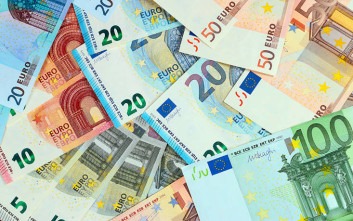 3 τρόποι για να αποφεύγετε τα πλαστά χαρτονομίσματα